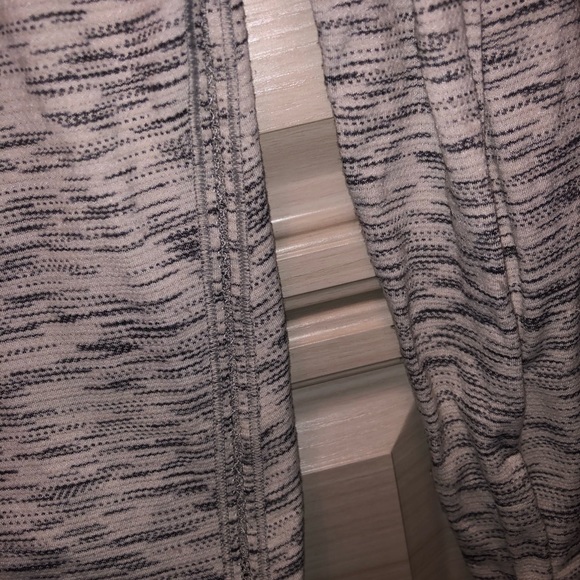 Lululemon long sleeve - Picture 3 of 4